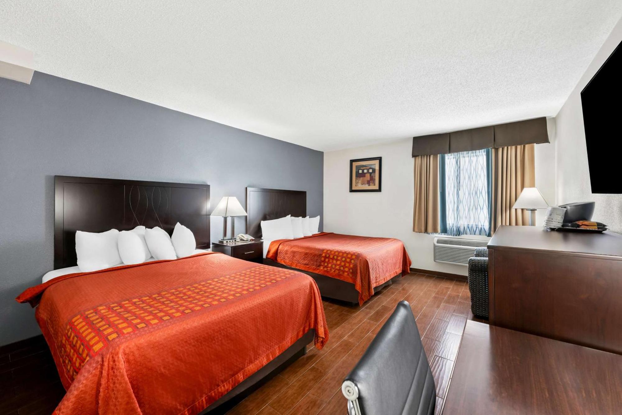 Surestay Plus Hotel By Best Western Lubbock Medical Center מראה חיצוני תמונה
