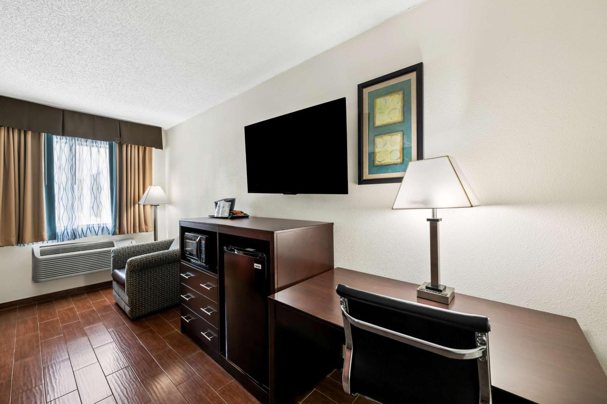 Surestay Plus Hotel By Best Western Lubbock Medical Center מראה חיצוני תמונה