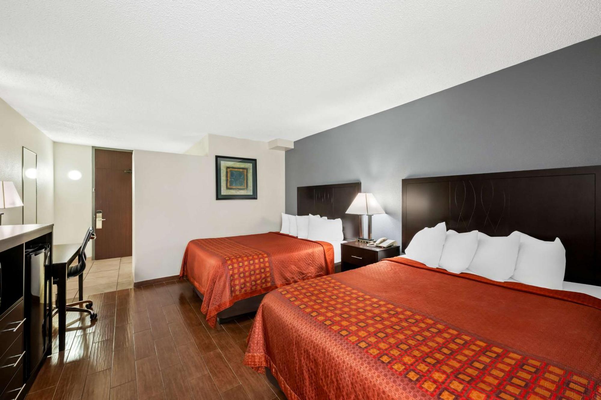 Surestay Plus Hotel By Best Western Lubbock Medical Center מראה חיצוני תמונה
