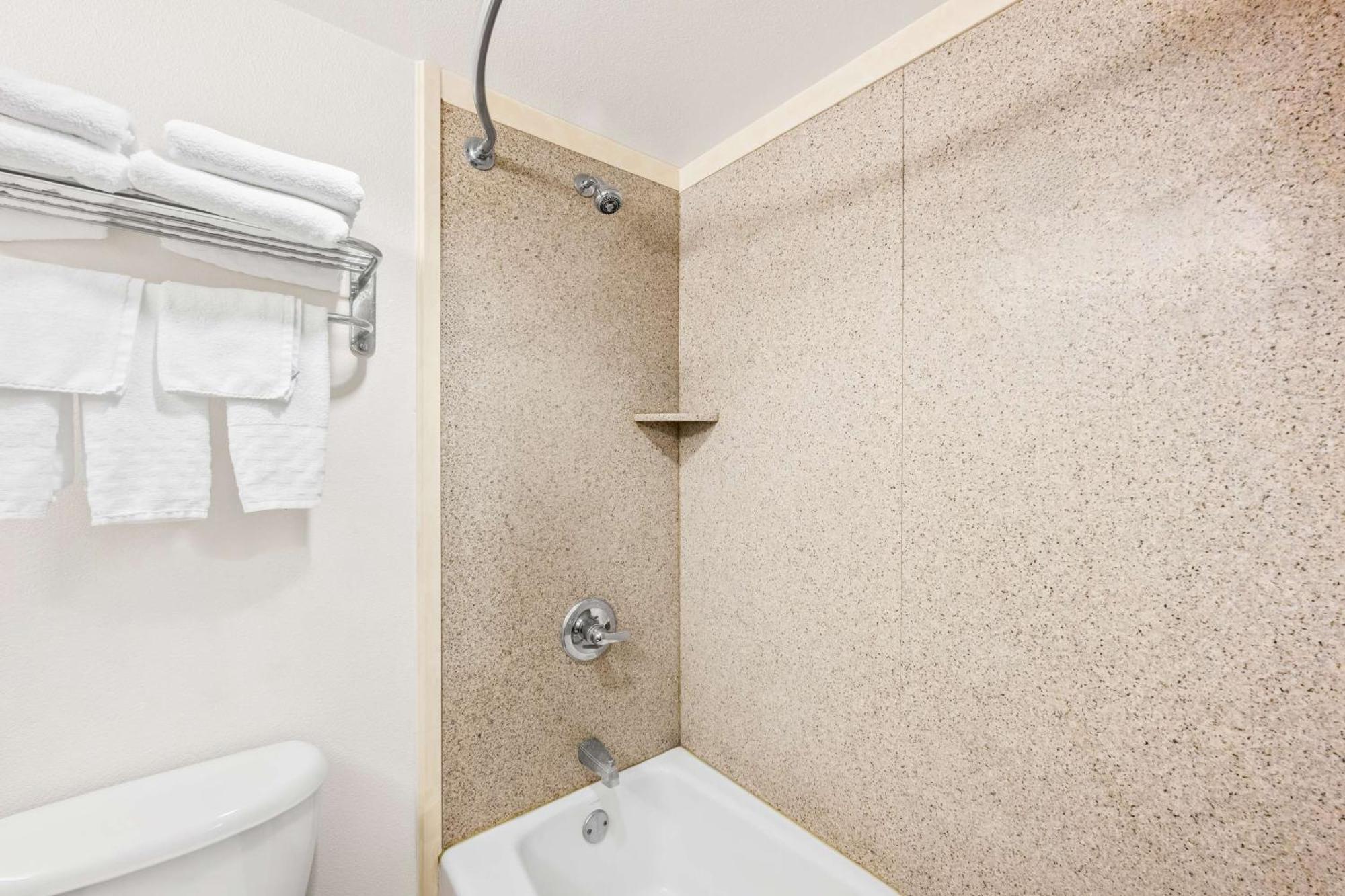Surestay Plus Hotel By Best Western Lubbock Medical Center מראה חיצוני תמונה