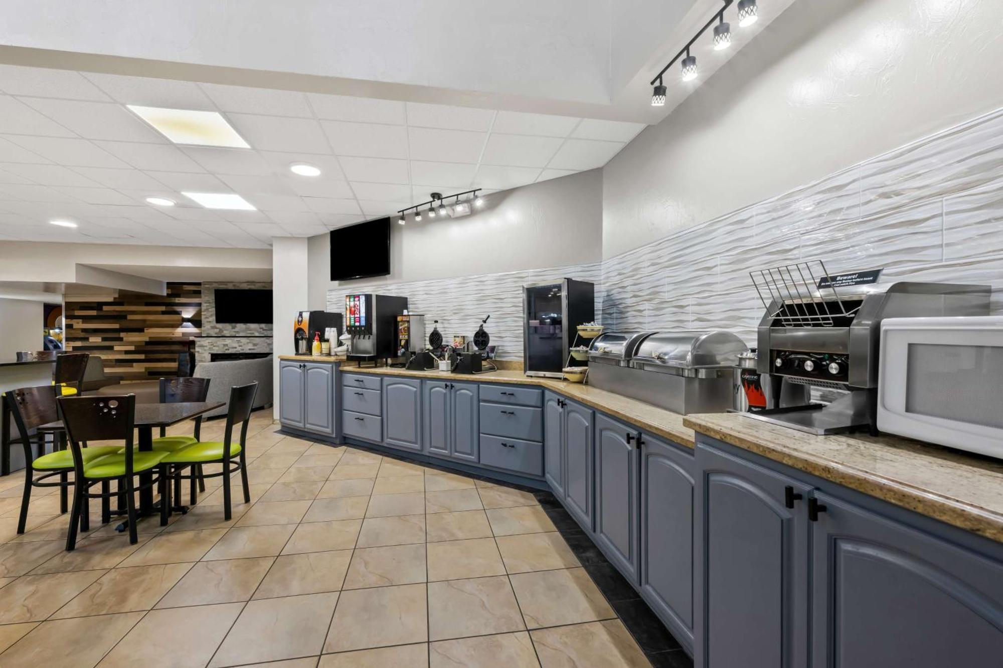 Surestay Plus Hotel By Best Western Lubbock Medical Center מראה חיצוני תמונה