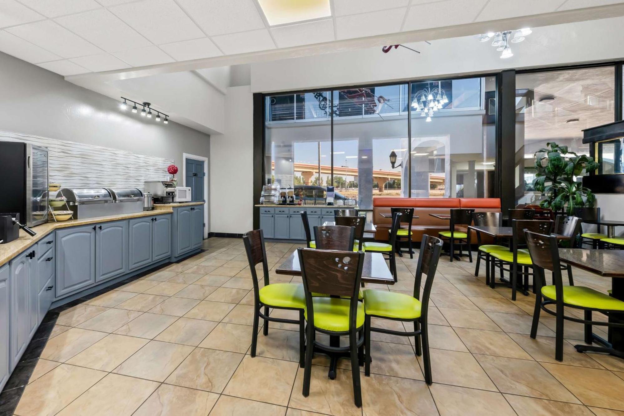 Surestay Plus Hotel By Best Western Lubbock Medical Center מראה חיצוני תמונה
